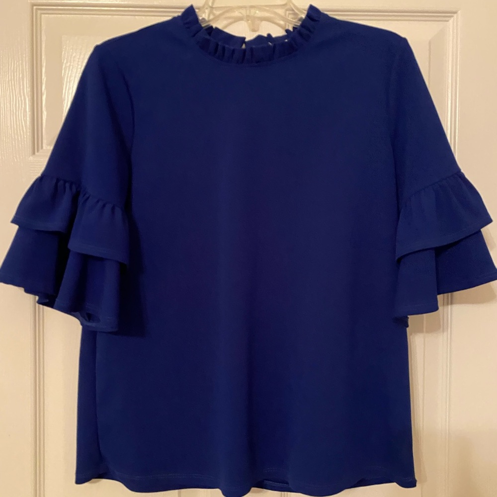 Ruffled short-sleeved top